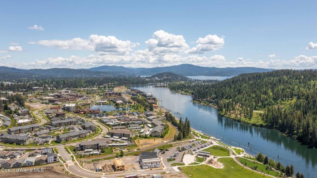 Spokane River homes Post Falls